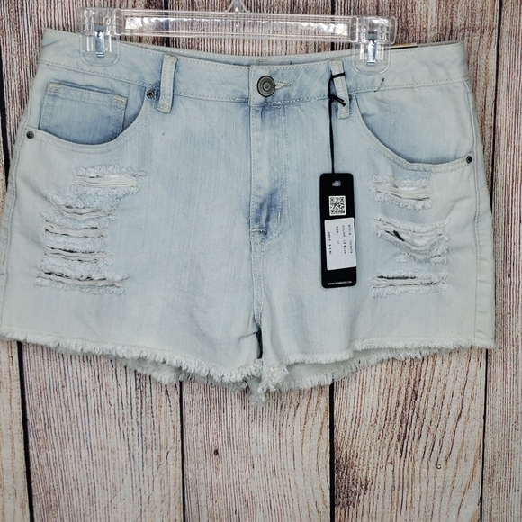Ranbeeri distressed shorts - Picture 1 of 4